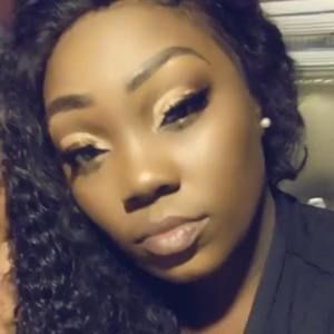 Meet your Posher, Sharona